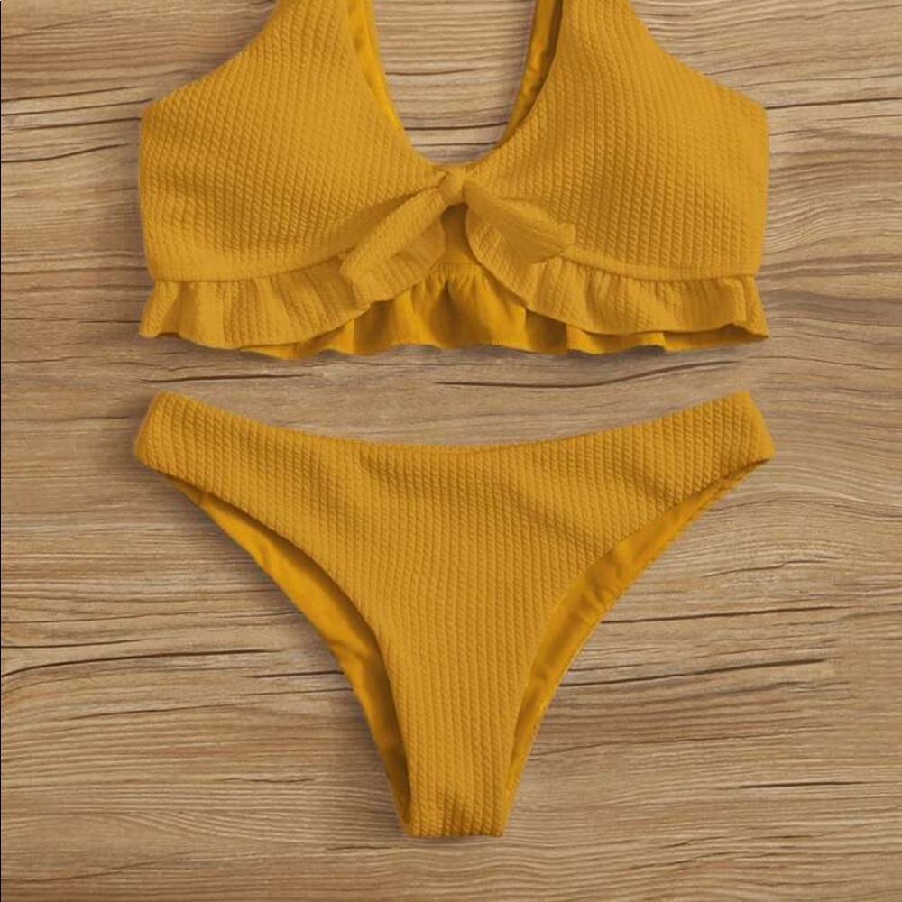 Textured Ruffle Knot Front Bikini - Picture 3 of 5